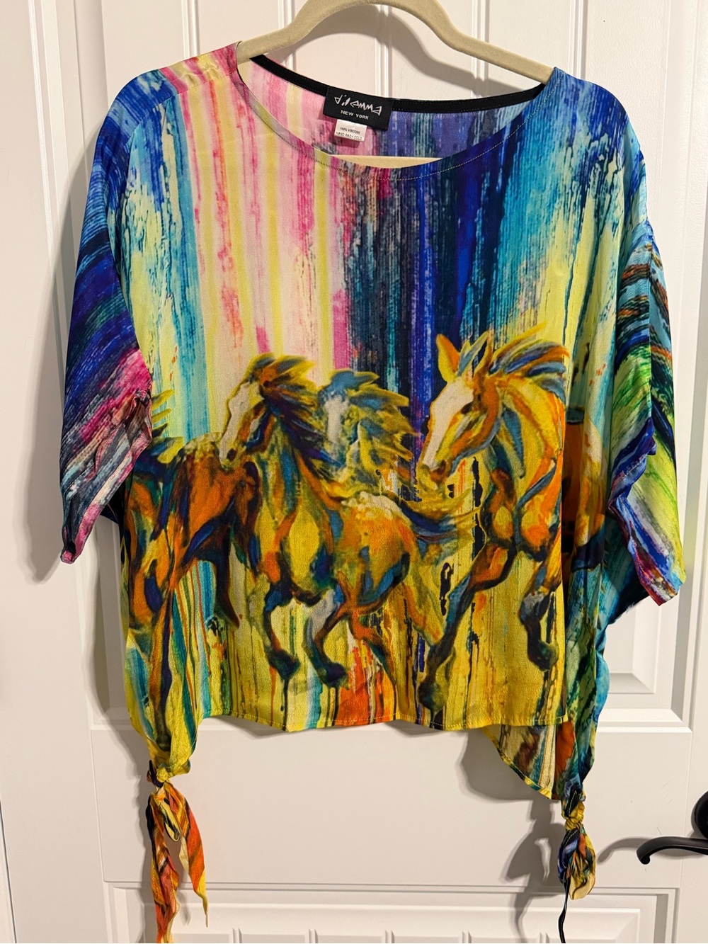 Dilemma New York Multicolored Wearable Art Horses Top w/Side Ties. Size M/L
